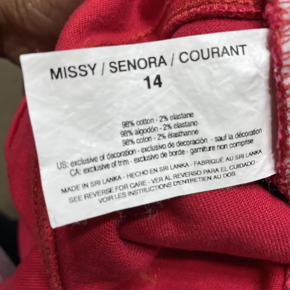 Gloria Vanderbilt Amanda Shorts 14 Red all around slimming